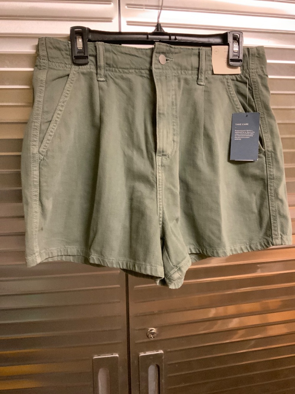 Universal Thread shorts - Picture 2 of 5